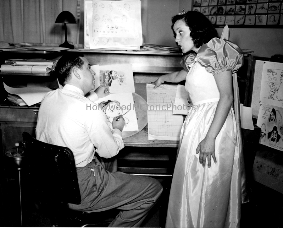 Walt Disney Studios 1936 Adriana Caselotti.jpg